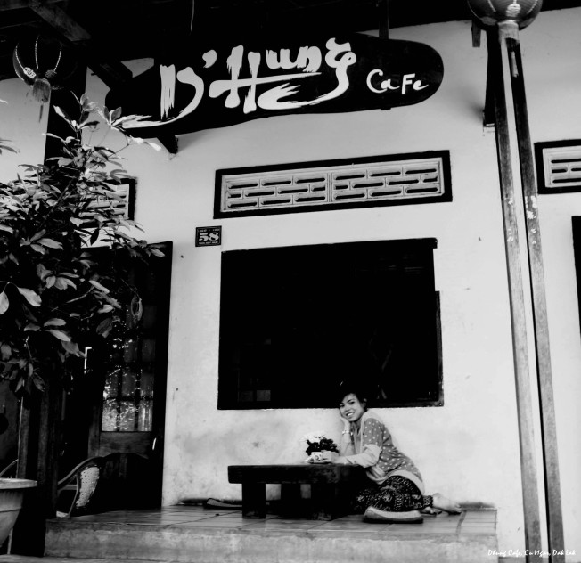 Dhung Cafe 11